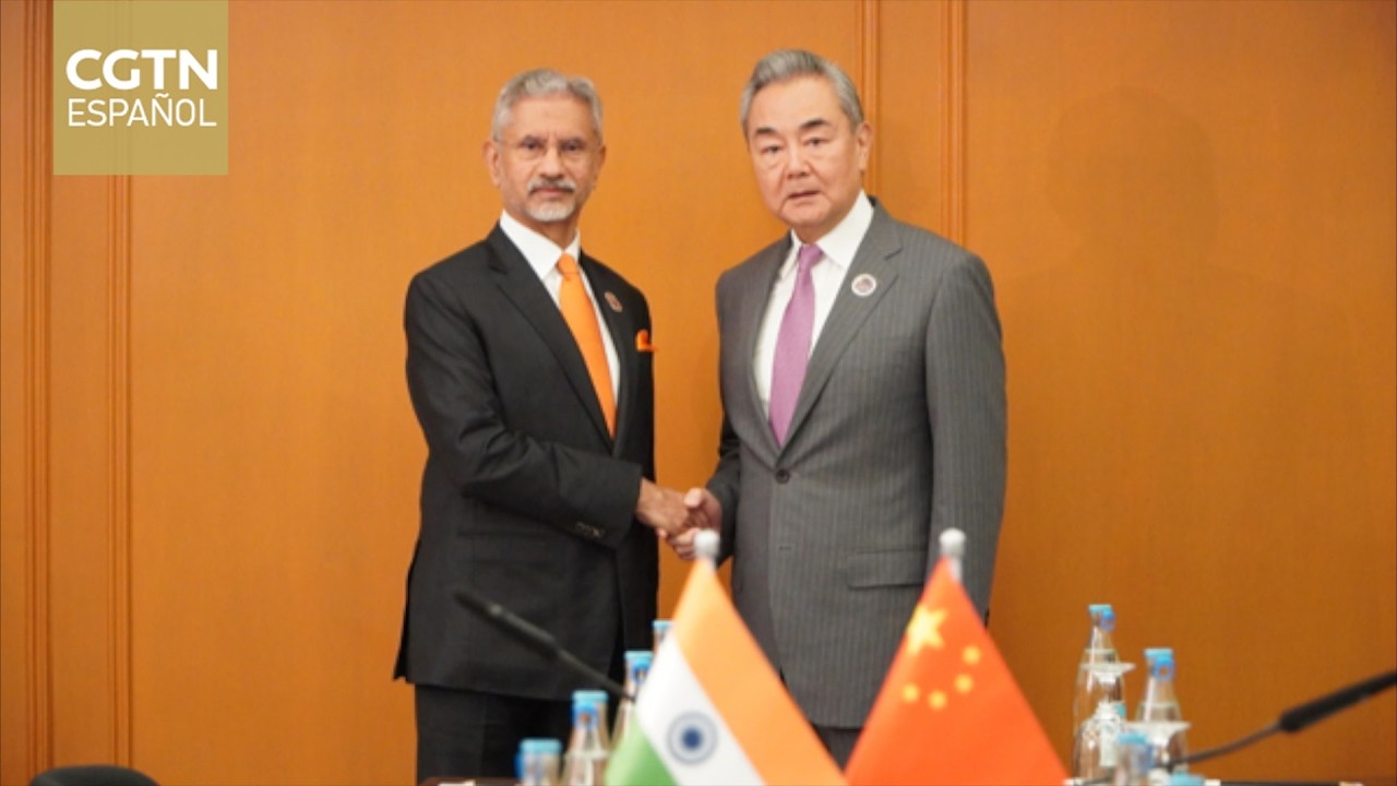 El ministro de Relaciones Exteriores de China se reúne con su homólogo de la India
