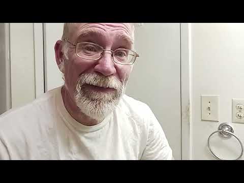 Fuzzy Shaves his beard. Schick F and vintage Williams. 