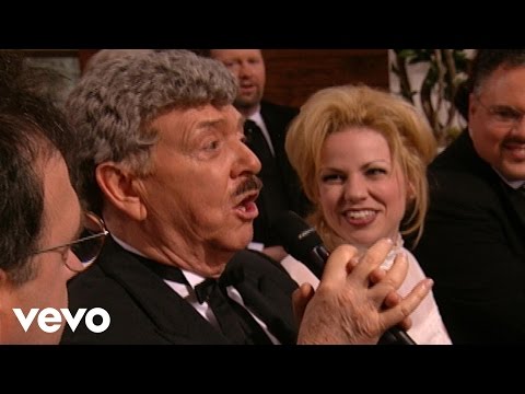 Bill & Gloria Gaither - That Old-Time Preacher Man (Live)