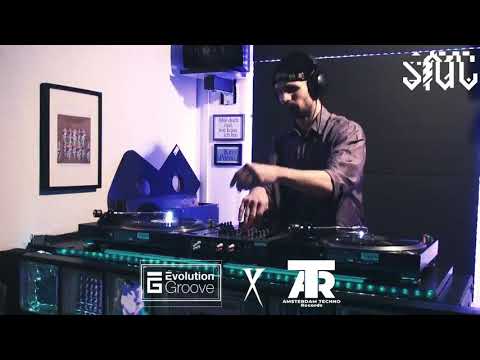 SIUL (Germany) performs Vinyl set of Hard/Industrial Techno for Evolution Groove.