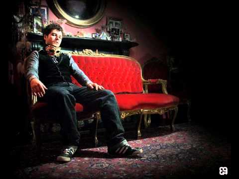 Maddslinky - Further Away (feat. Tawiah) (Kahn Remix)