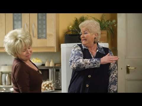 EastEnders - Peggy Mitchell & Pat Evans Slap Each Other (1st April 2008)