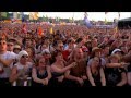 Kaiser Chiefs - Angry Mob - Glastonbury 2011 feat Steve The Monkey.mpg