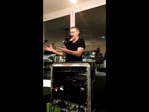 Ghislain chante "Elle est vegan"