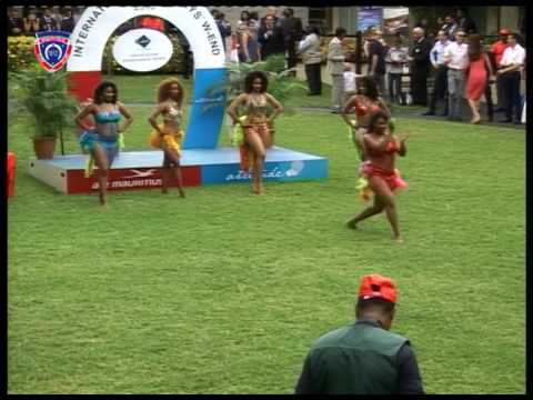 RACE MEETING 37 - INTERNATIONAL JOCKEYS' WEEKEND - SHOW PERFORMANCE