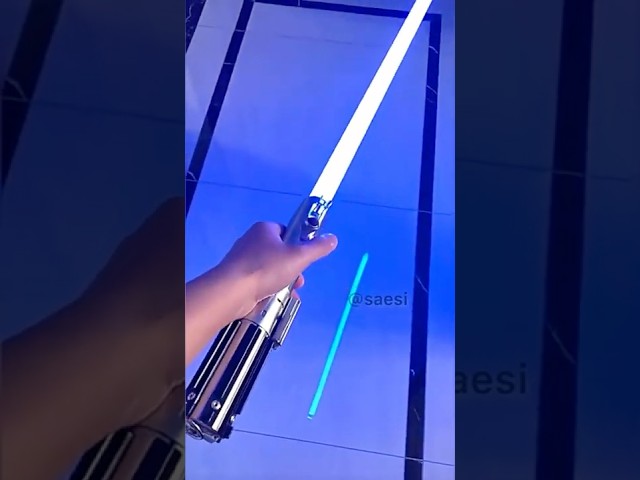 Vídeo relacionado con AYESY Sable de Luz, 2 En 1 Espada Laser 7 Colores Retráctil, Telescópica y Plegable con Sonido, para Adultos y Adolescentes, Star Wars, Sable de Luz con Luces y Juguetes de Efectos 74cm