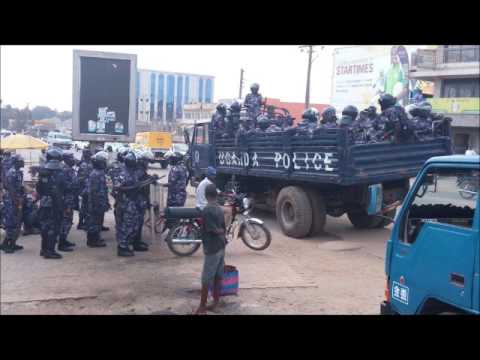 Uganda Police and Militia group Black Mambas take over Mbarara as Besigye returns home