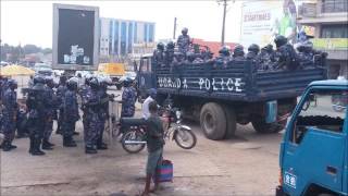 Uganda Police and Militia group Black Mambas take over Mbarara as Besigye returns home