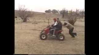 preview picture of video 'How to Start Honda TRX450ex Fail!! Owner Falls on Nose'