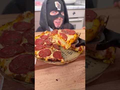 КАРТОФЕЛЬНАЯ ПИЦЦА И ПОЮЩИЙ СОСЕД🔥 #быстроивкусно #рецепт #еда