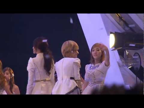 [Fancam] 111129 MAMA Ending SNSD