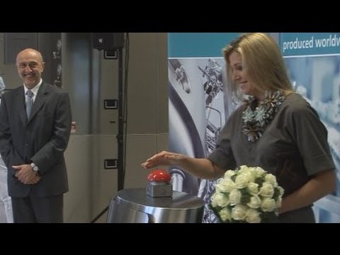 Princess Máxima opens Intervet vaccine production unit