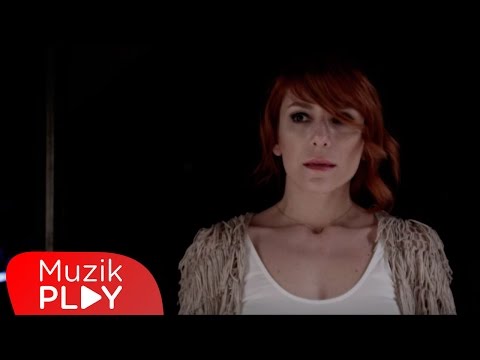 Burcu Tatlıses - Ay (Official Video)