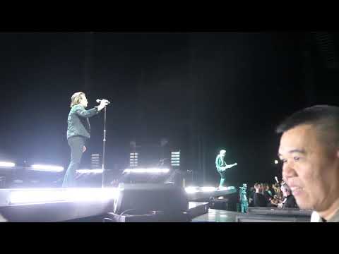 U2 I Will Follow, DUBLIN 2018-11-10 - first row !! Schioppo