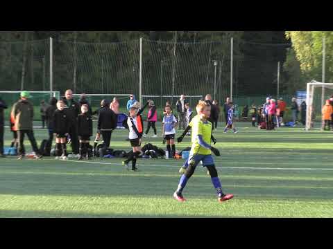 Gnistan/Keltainen 2 - FC Honka/Musta