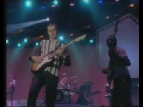 Lisa Stansfield Live at Wembley - 8/17 Soul Deep.wmv