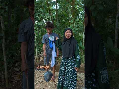 kalo ada orang gila dikasih makanan (jagung)
