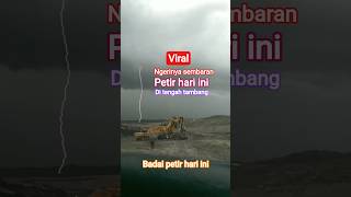 Download lagu Badai petir dahsyat hari ini #cuacaextreme #petir #shortsfeed #badaipetir #viralvideo mp3