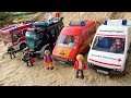 Öffnen Sie Die Box Mit Polizeiauto Krankenwagen Feuerwehrauto