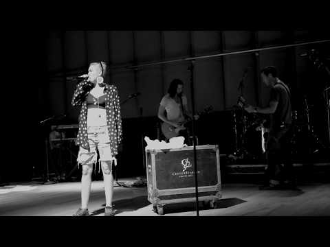 Miley Cyrus - Free Radicals (The Flaming Lips Cover)