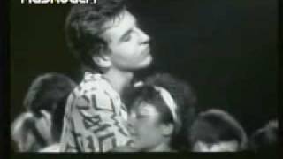 alaska y dinarama no es pecado en la bola de cristal