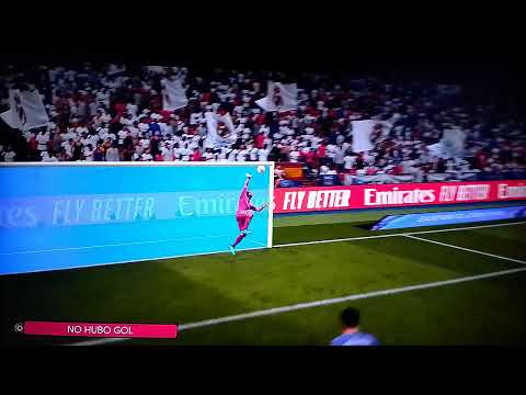 Paradon de Claudio Bravo al tiro libre de Kroos