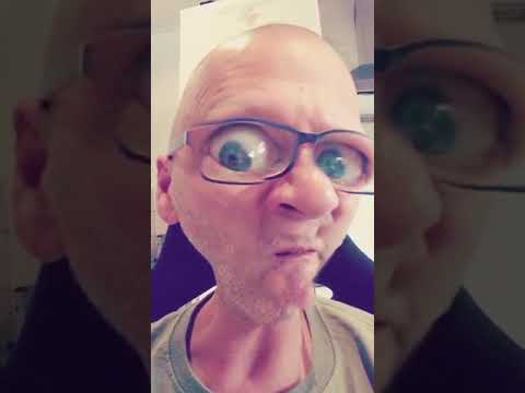 Ich seh dich genau. Du fauler Hund. Du machst nichts!!