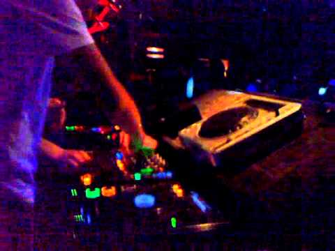 YOUNG DUO @ Club Compressor , playing Roddy Reynaert Fremou (original mix)
