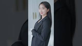 Gái xinh văn phòng mặc bikini 2 mảnh nhỏ xíu như không mặc vậy có đẹp không p220?