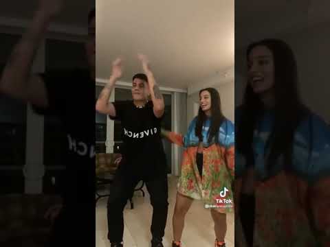 Duki y Emilia hacen el challenge de “Cómo si no importara”