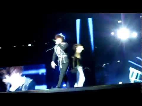 [Fancam] Jonghyun and Taemin - Internet War @ Sm Town Jakarta