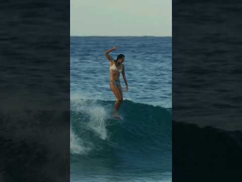 Surfer Girl pulls off the LONGEST HANG 10?! 😳 #shorts #surf #surfer #surfergirl #surfing #longboard