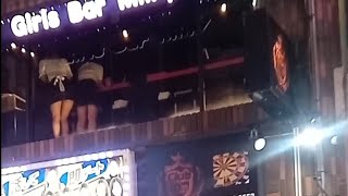 【夜の歌舞伎町】上も下も楽しそうな雑居ビル