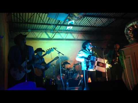 Adolfo Urias y Su Lobo Norteño - Corazon Chiquito