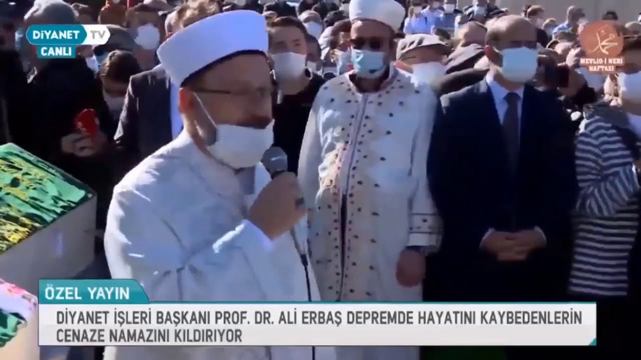 Başkan Erbaş, İzmir'deki depremde vefat eden vatandaşlarımızın cenaze namazını kıldırdı