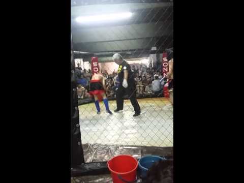 Pelea de kick boxing