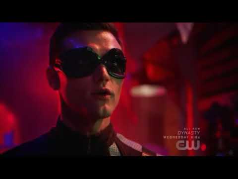 The Flash 4x11 The Enlongated Man is born / Ralph vs Trickster and his Mom round # 2