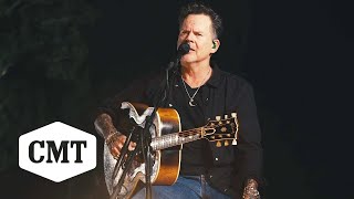 Gary Allan Plays “Please Come Home For Christmas” 🎄 CMT Campfire Sessions