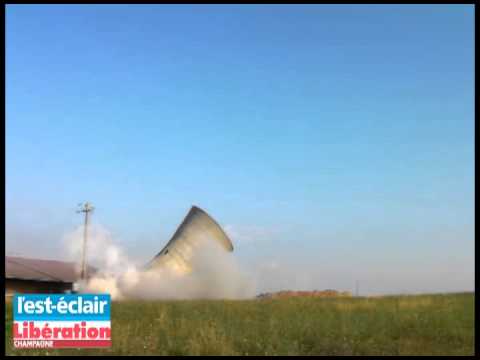 Démolition de l'ancien château de Fontenay-de-Bossery