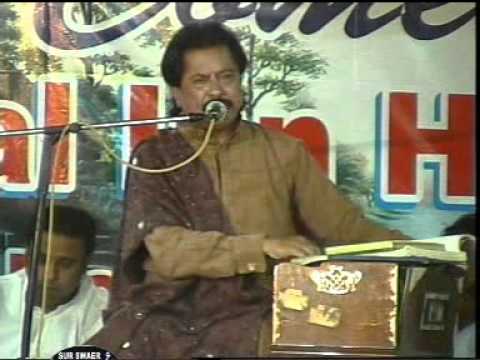 Atta Ullah Khan Esakhelvi Live Performance in Royal Inn Mianwali 6