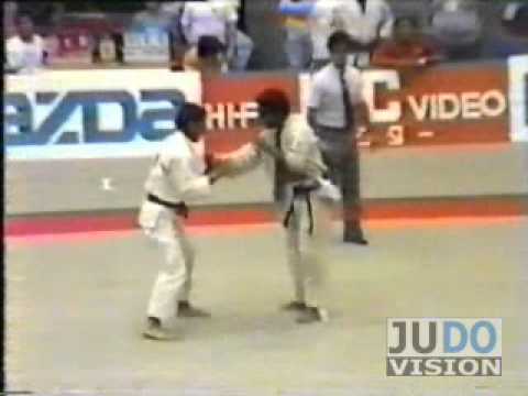 JUDO 1983 World Jr Championships: Yukiharu Yoshitaka (JPN) - Alexis Fuentes Planas (CUB)