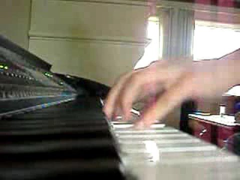 Gorgeous 4U on piano