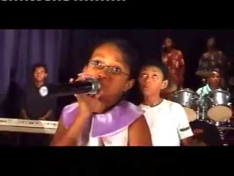 TITIANAH ///  FALIFALY [ CLIP GASY ]