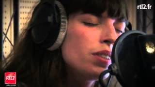 Lou Doillon " Questions & Answers " LIVE session acoustique RTL2  (W/Lyrics)mp4.flv