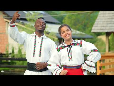 LA NUNTA LA NOI ÎN SAT | BANTO DOS SANTOS & SARAH SANTOS | Muzică Populară Românească 2025