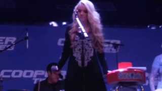 Danielle Bradbery &#39;Dance Hall&#39; Wild Fest