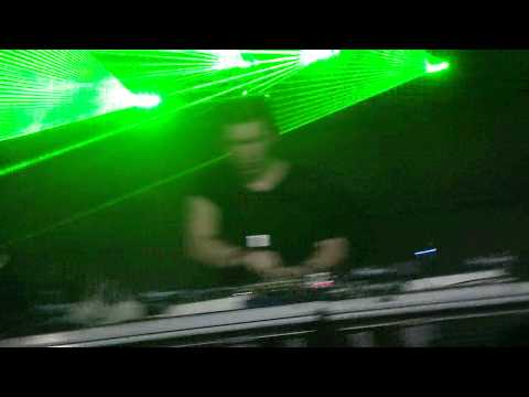 Hardwell remix: Ladi Dadi (Steve Aoki) ( Live Milan Overmind Anniversary )