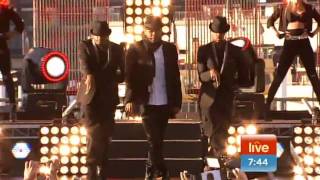 Usher Sings 'OMG' - Live on Sunrise in HD