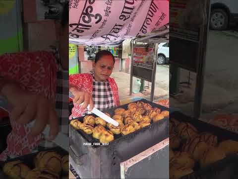 2000 Vada Pav Rs 35 only