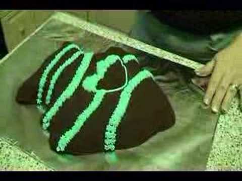 Corinne Decorates The Cake